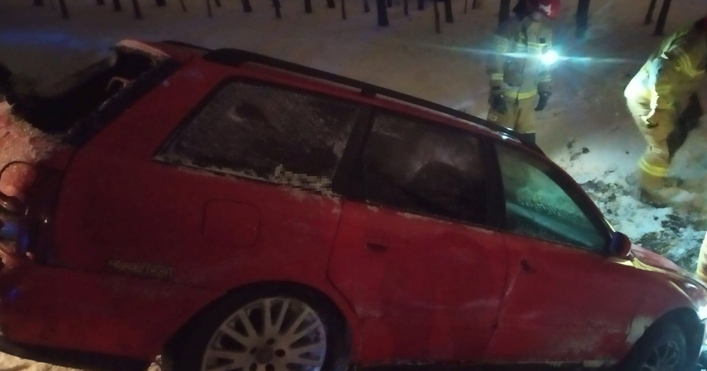 Zwrócił na siebie uwagę bo ciągnął sanki