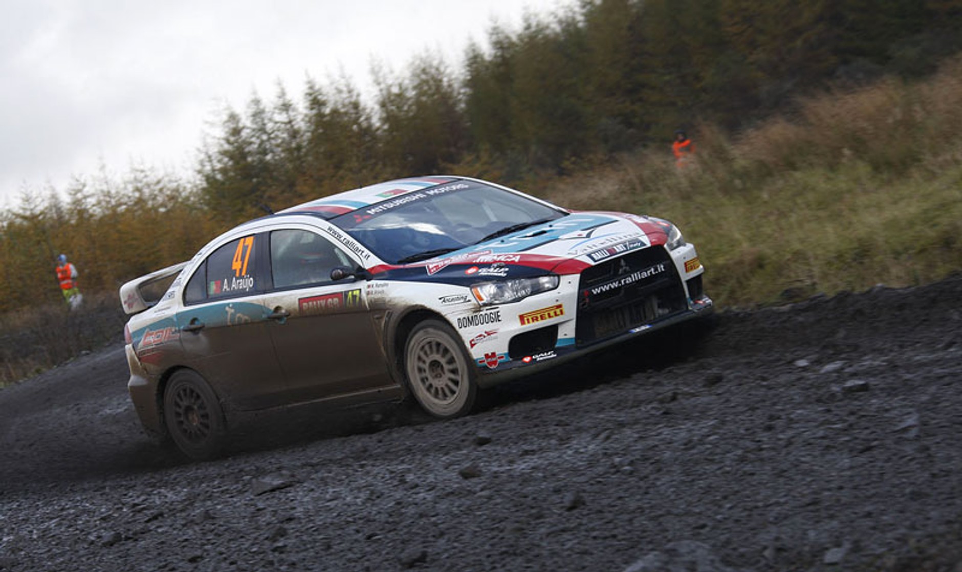 Rajd Wielkiej Brytanii 2009: mistrz świata Loeb w akcji - fotogaleria Rallyworld©Willy Weyens