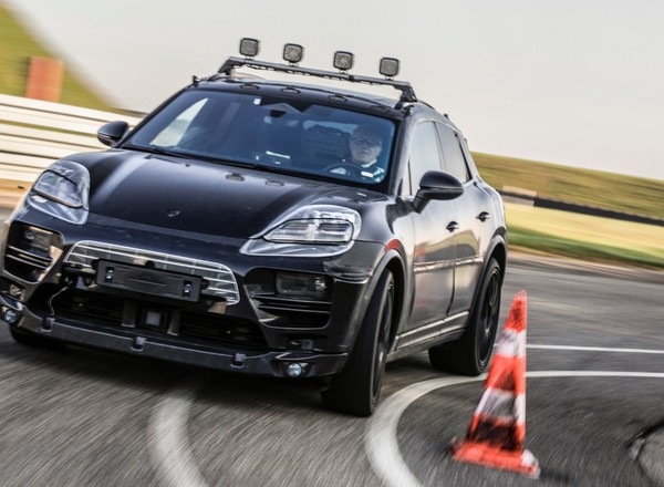 Porsche szykuje elektrycznego Macana