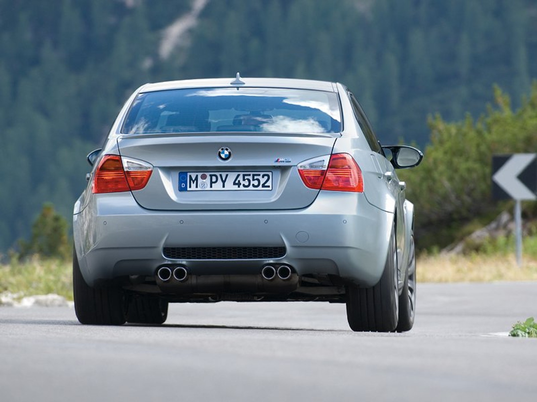 BMW: sportowe M3 Limuzyna dla pięciu osób