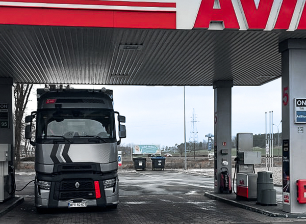 Ciężarówki w Polsce jeżdżą na nowym paliwie HVO. To sposób na ograniczenie emisji