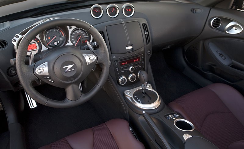 Nowy Jork 2009: Nissan zaprezentował model 370Z Roadster