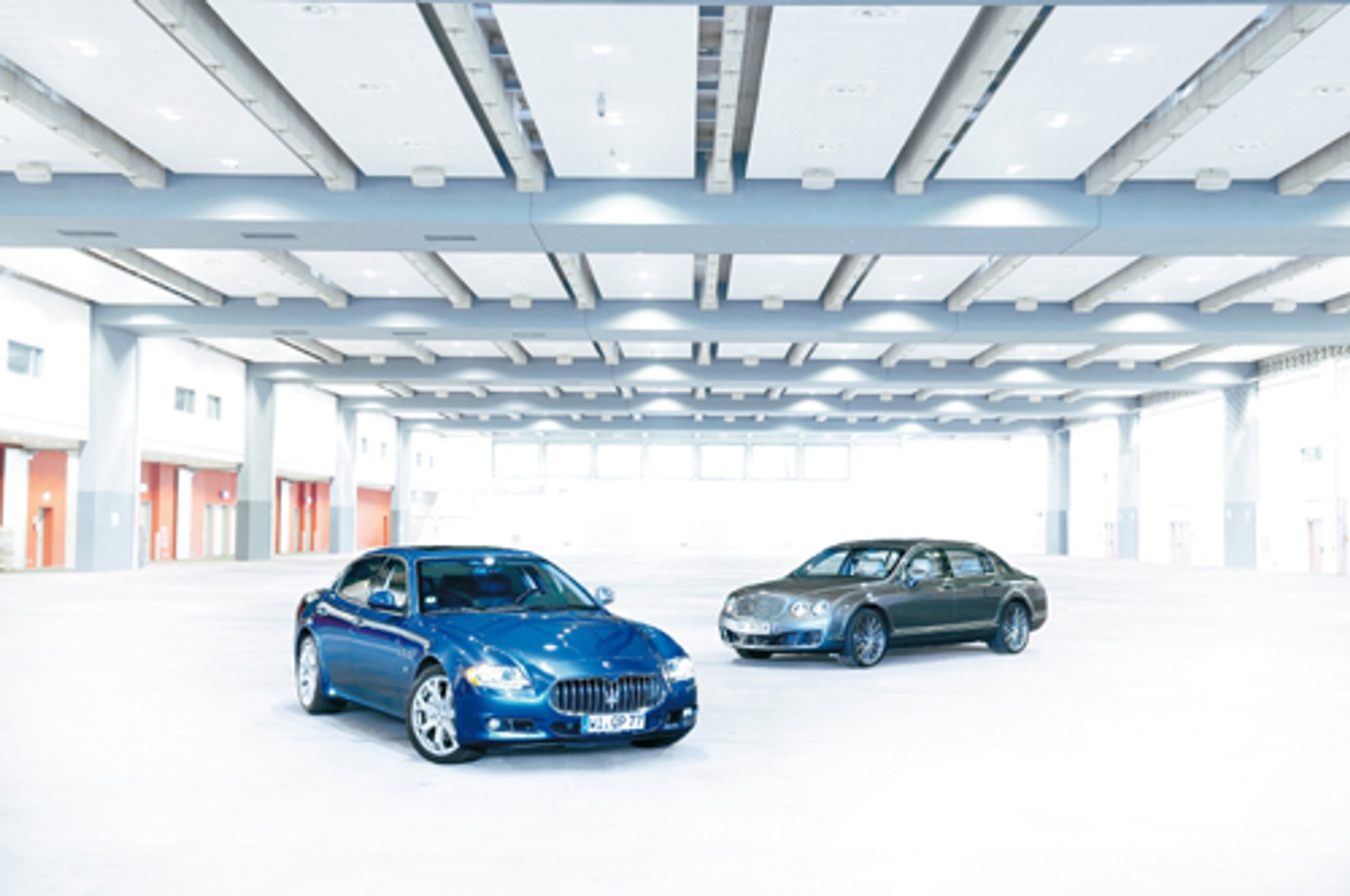 Maserati Quattroporte S kontra Bentley Continental FlyingSpur Speed - Porównanie najszybszych limuzyn świata