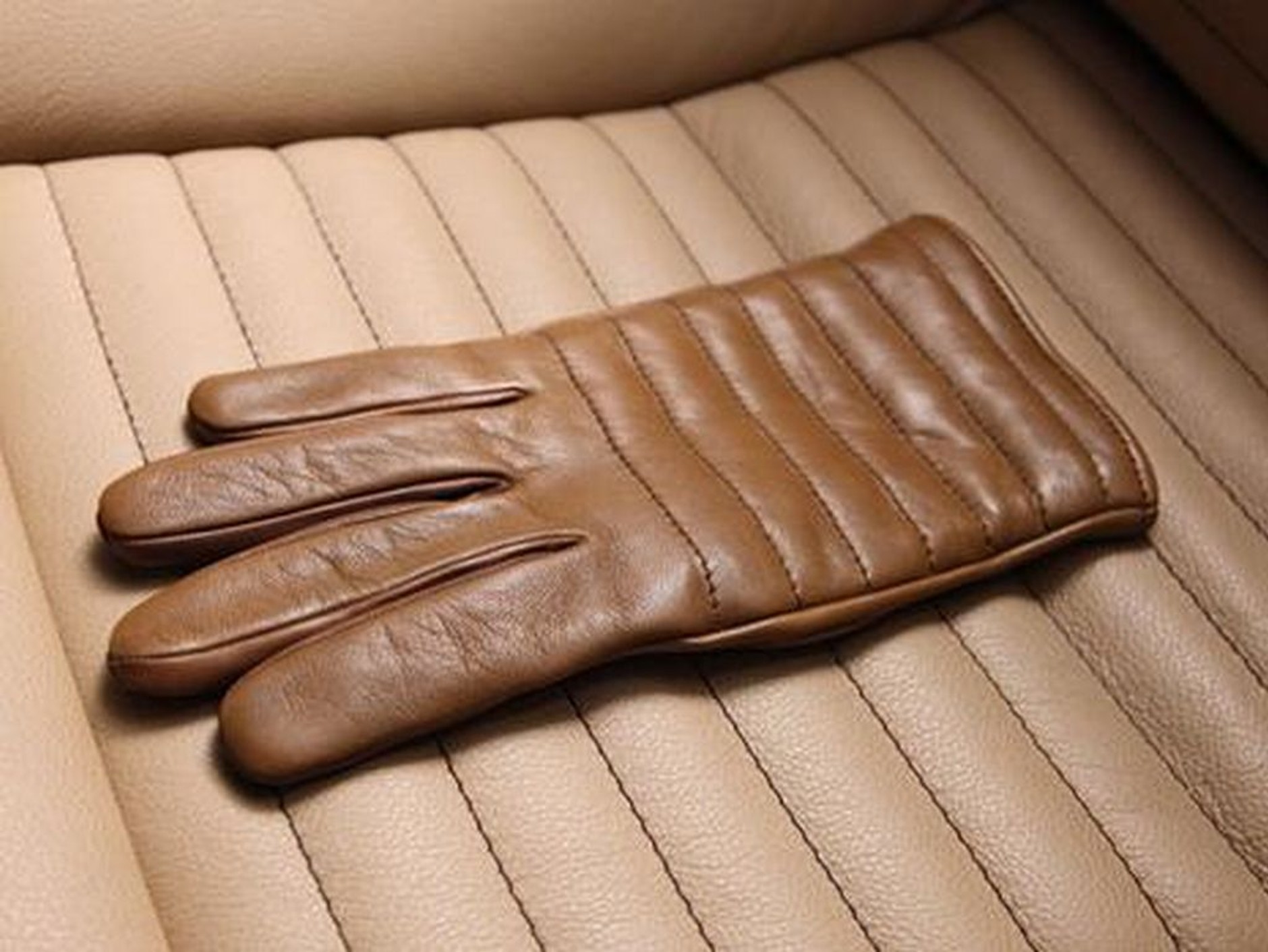 BMW 5 GT Trussardi na 100. rocznicę firmy