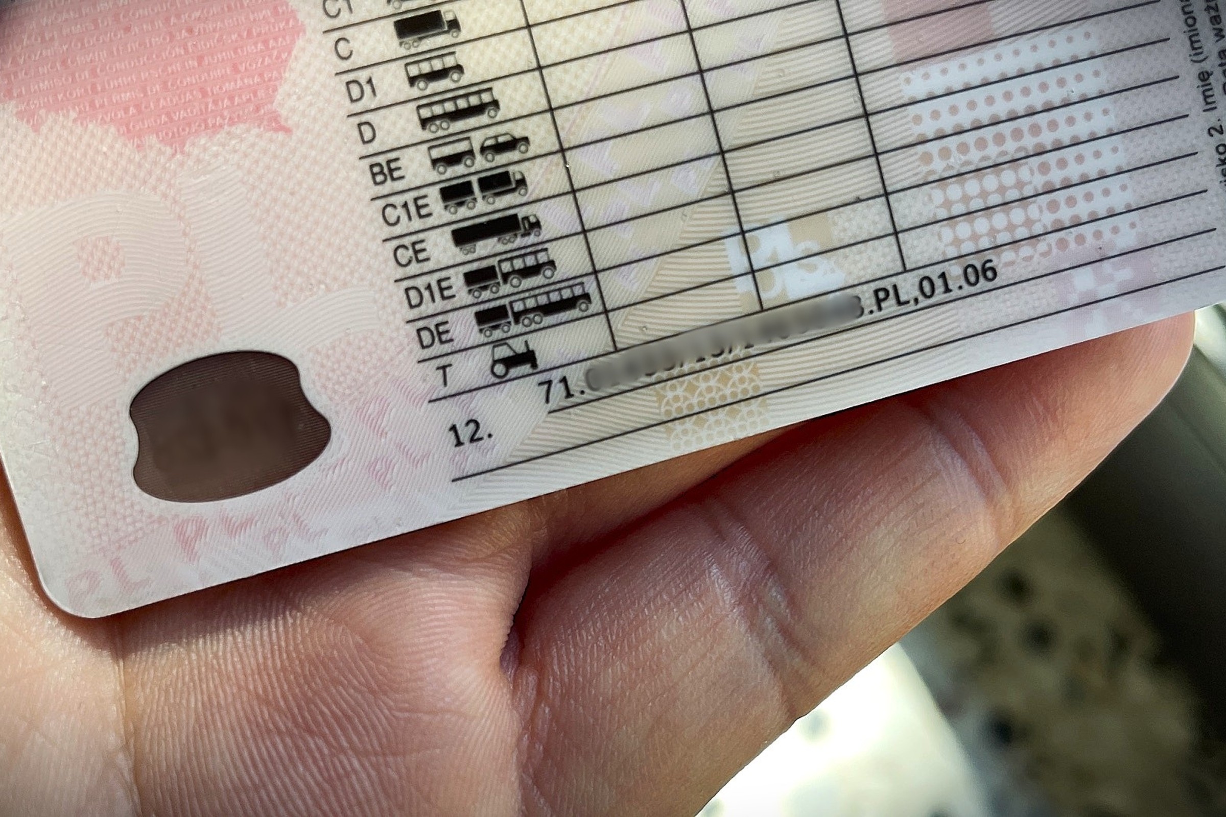 Przestraszyłem się po wejściu w mObywatela. Przy moim prawie jazdy są kody: 71 i 01.06