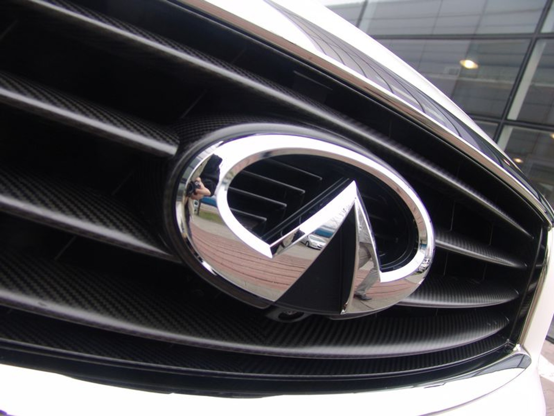 Infiniti FX Vettel Edition 5.0 420 KM