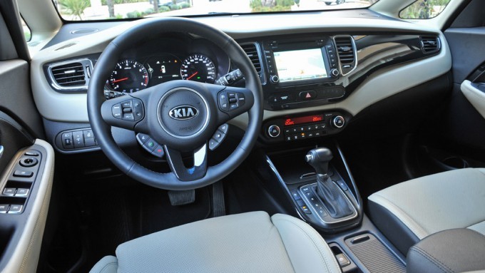 Kia Carens: pierwsze jazdy nowym koreańskim vanem