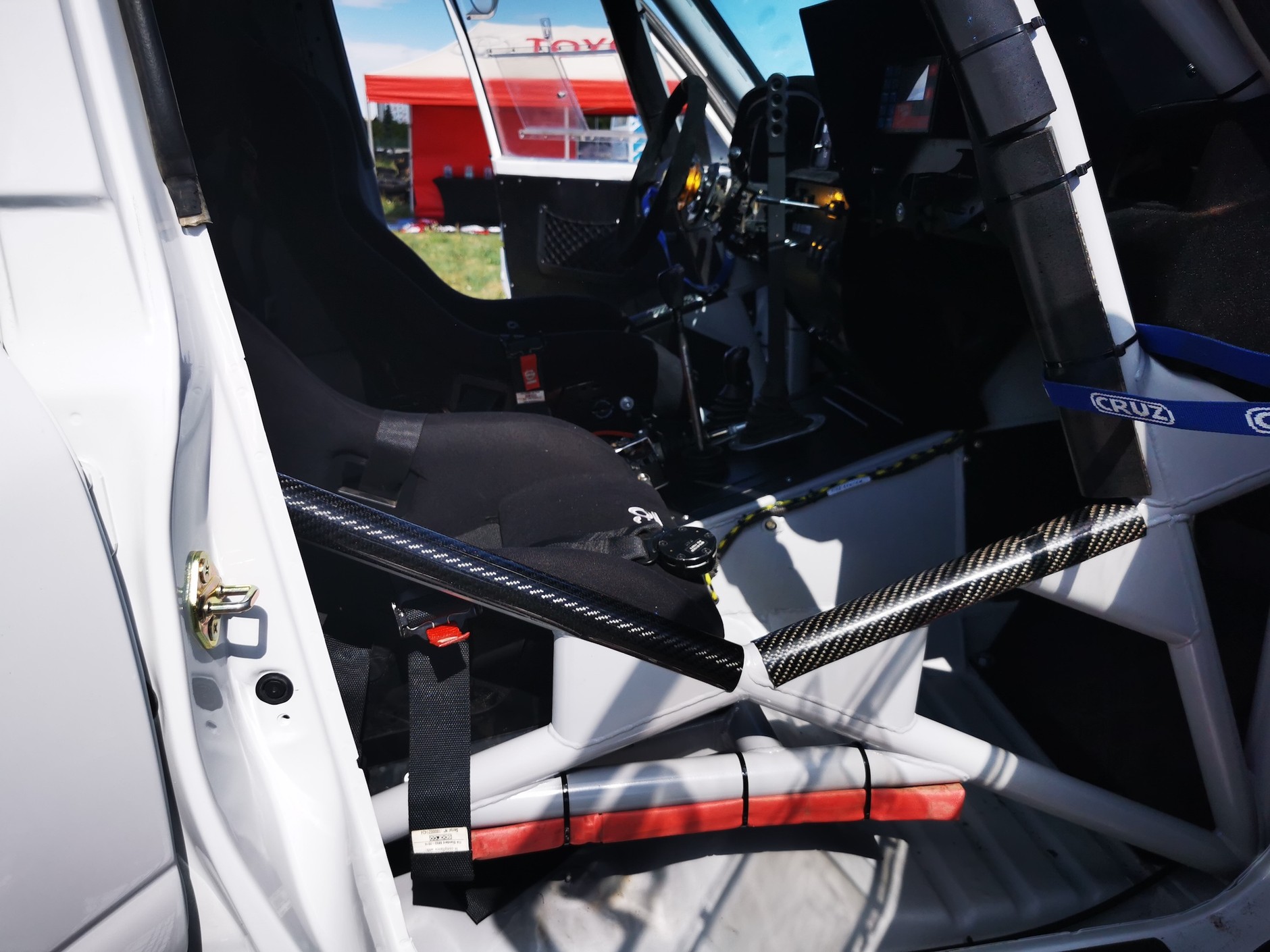 Toyota Land Cruiser HDJ80 w wersji przystosowanej do rajdów ekstremalnych