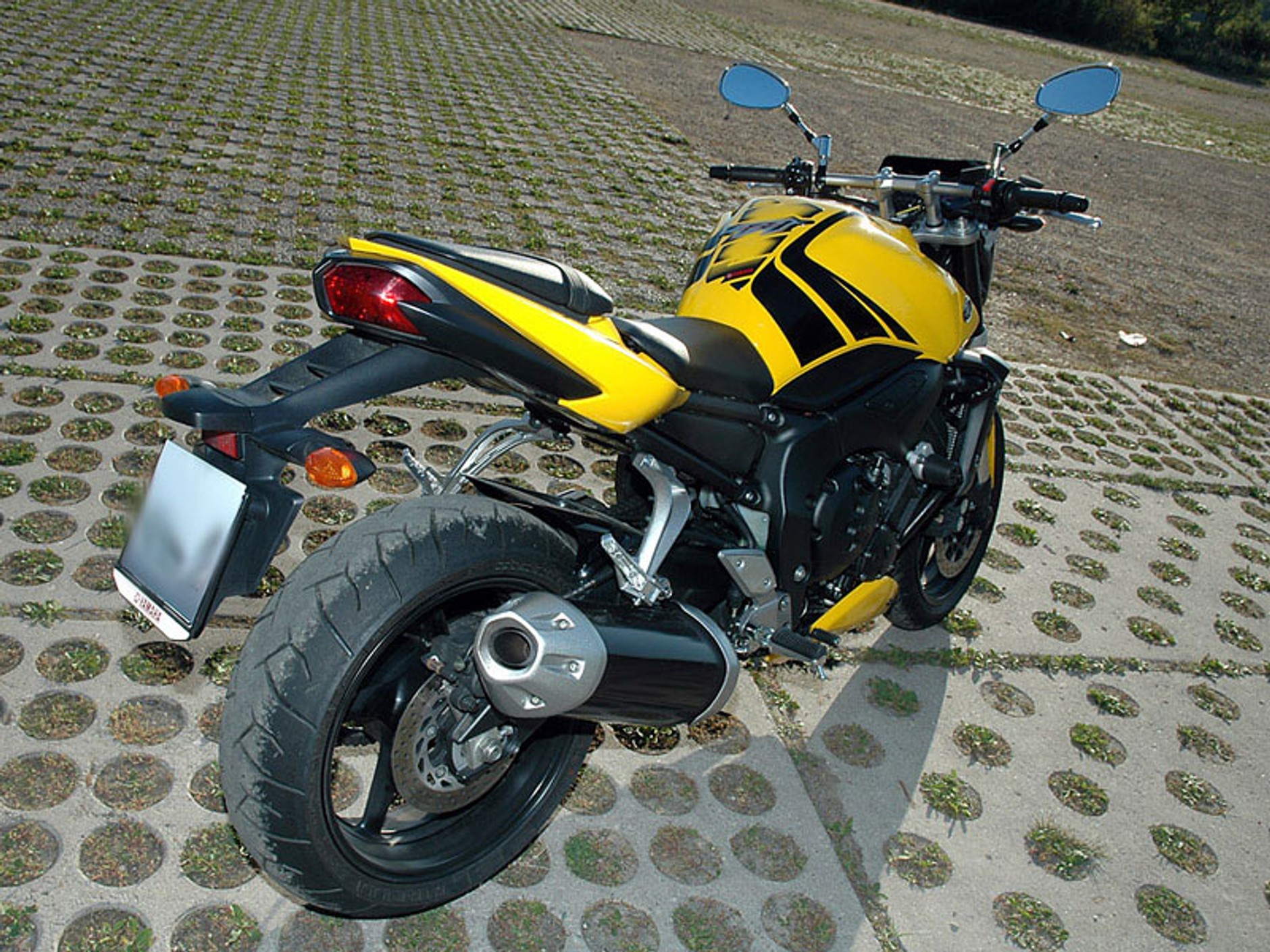 KTM 990 SuperDuke vs. Yamaha FZ1 (test porównawczy)