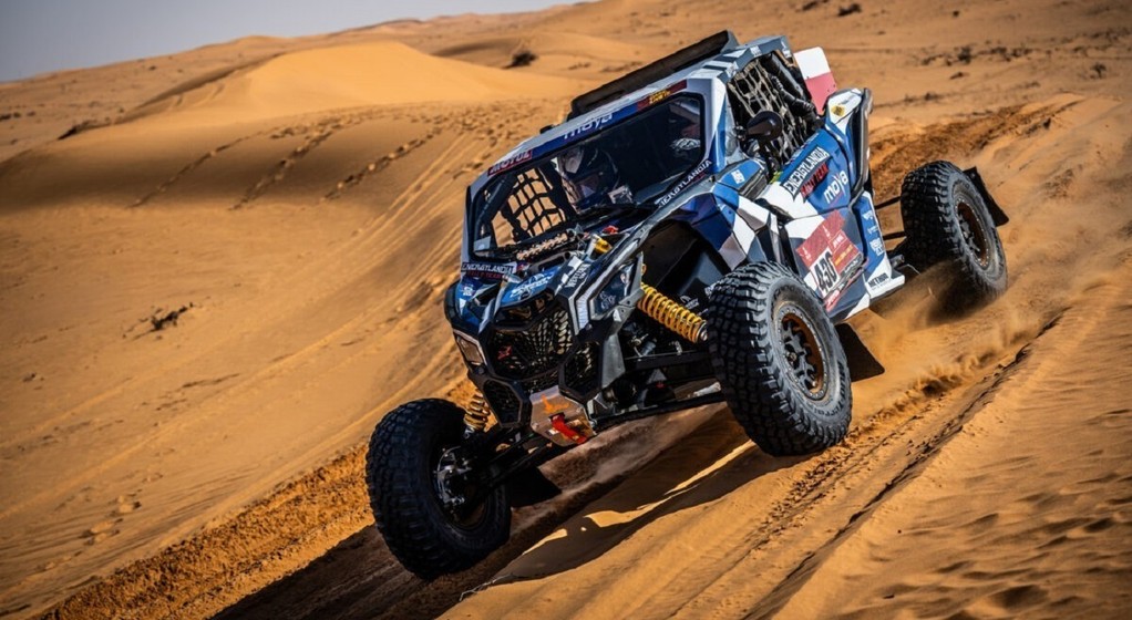 Pojazd zespołu Energylandia Rally Team na Rajdzie Dakar