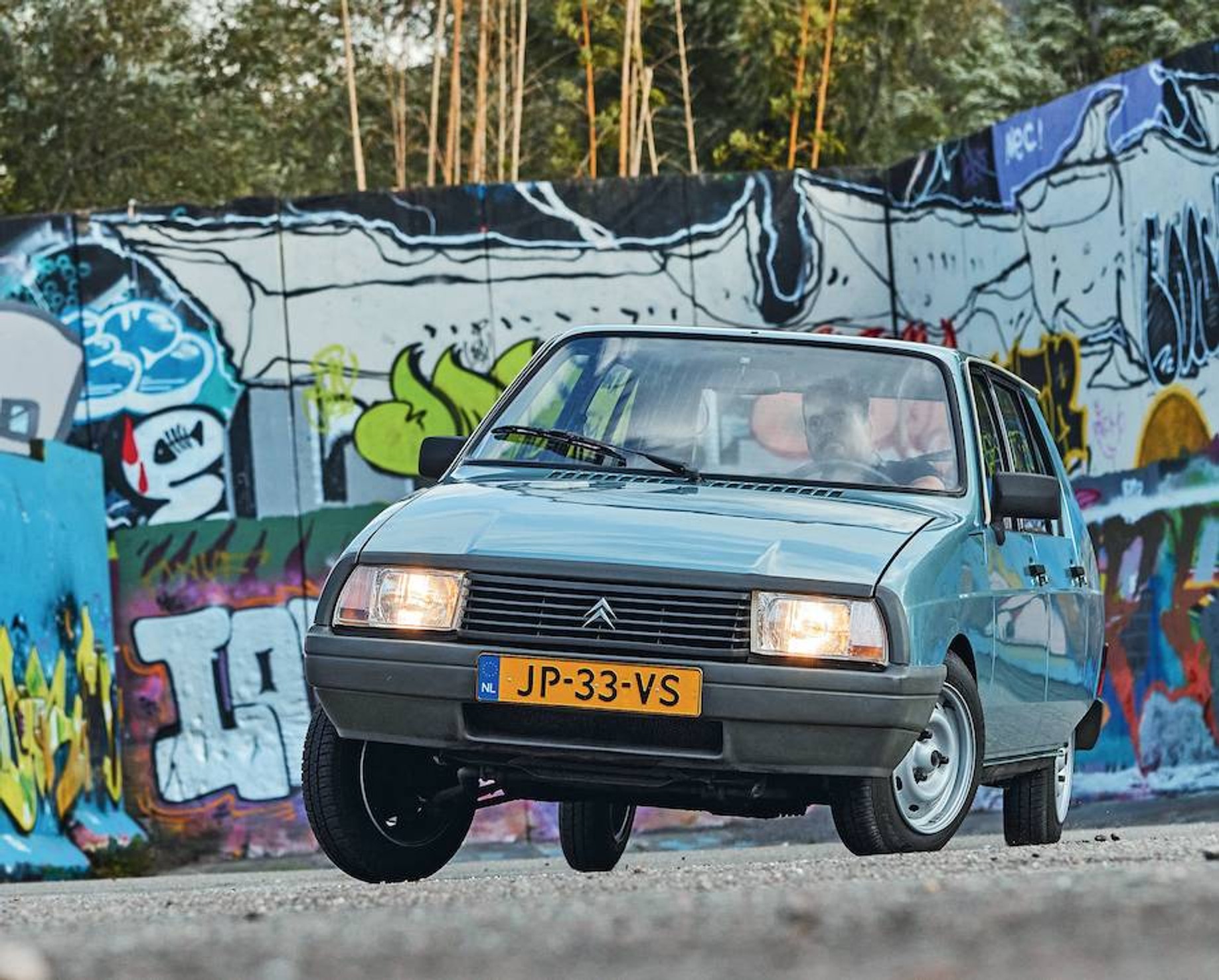 Porównanie Visa kontra Axel