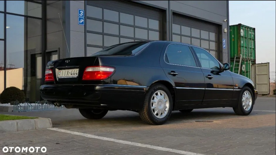Daewoo Chairman w stanie fabrycznym trafił na sprzedaż