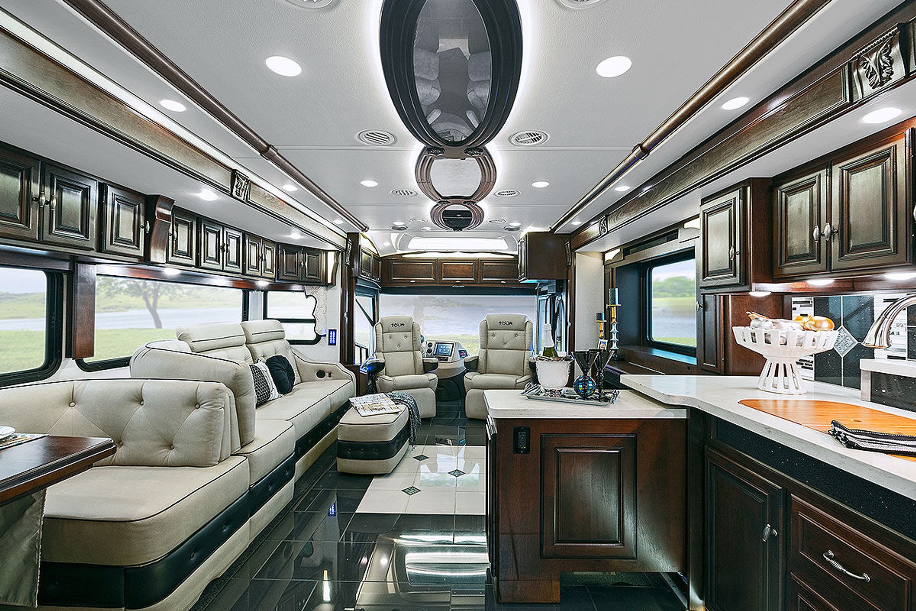 Luksusowe kampery z USA