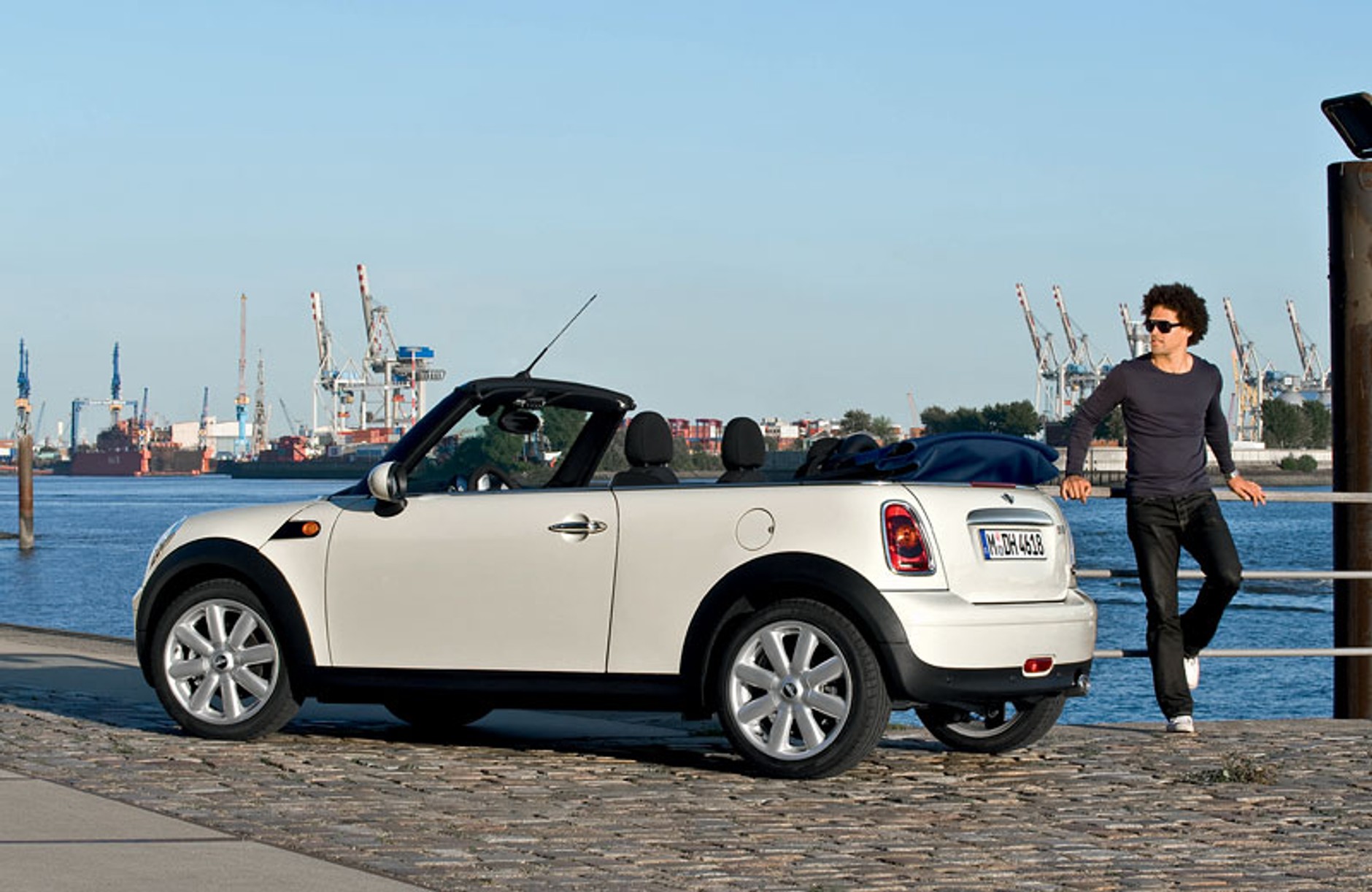 Detroit 2009: premiera światowa Mini Cabrio