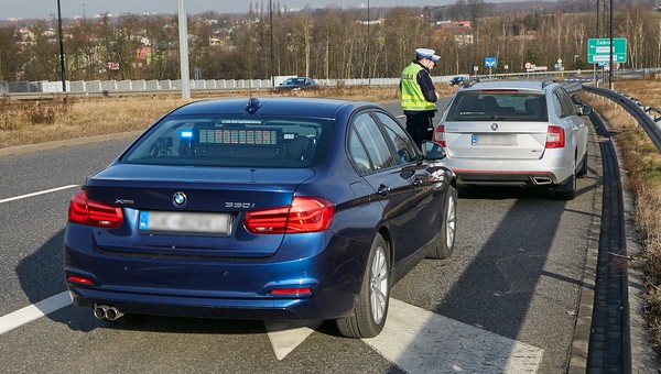Policja nie tylko łapie, ale i chwali kierowców