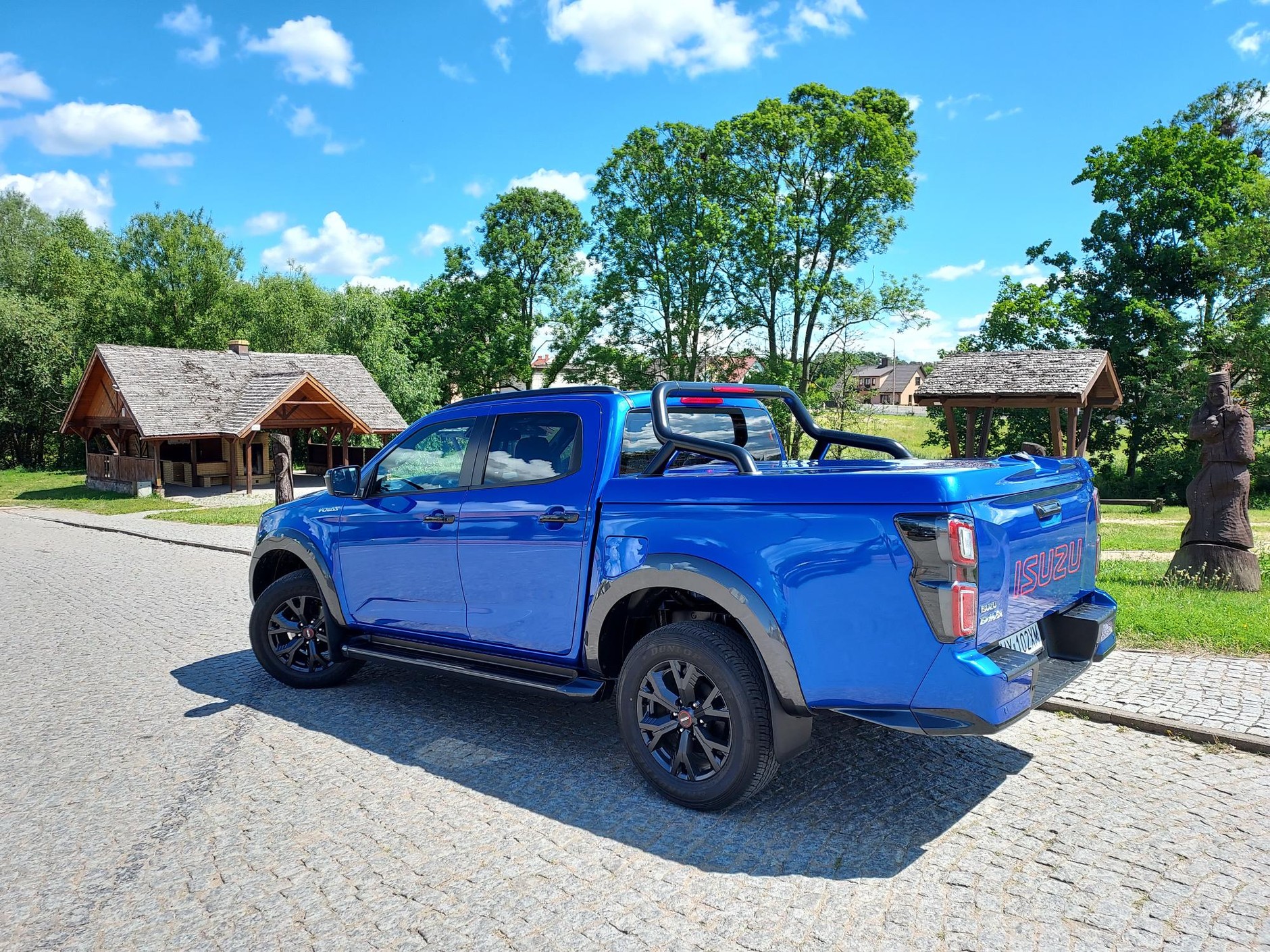 Isuzu D-Max 2023, lifting