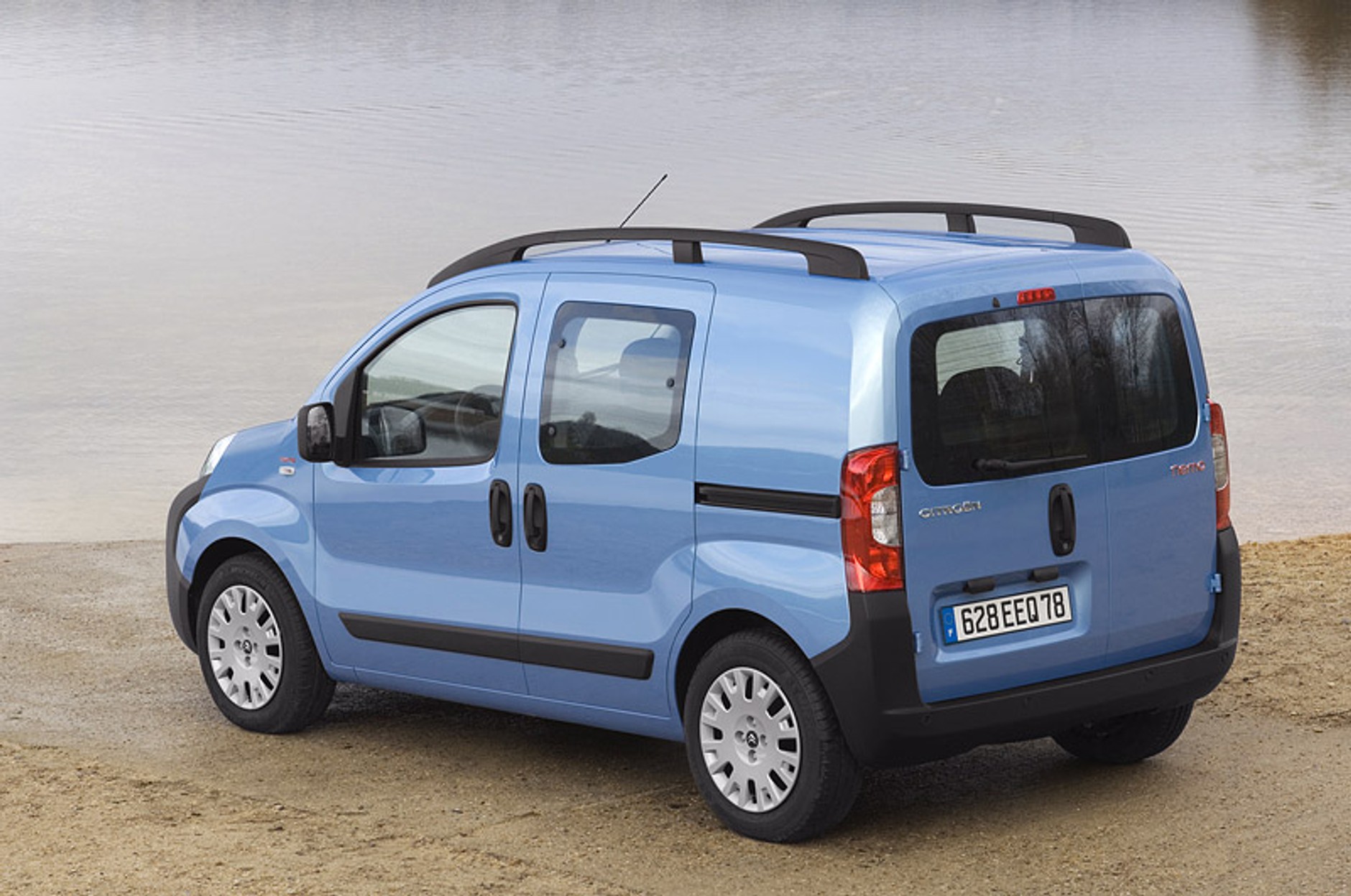 Bruksela 2008: Citroën NEMO Combi poszerza ofertę (ceny w Polsce)