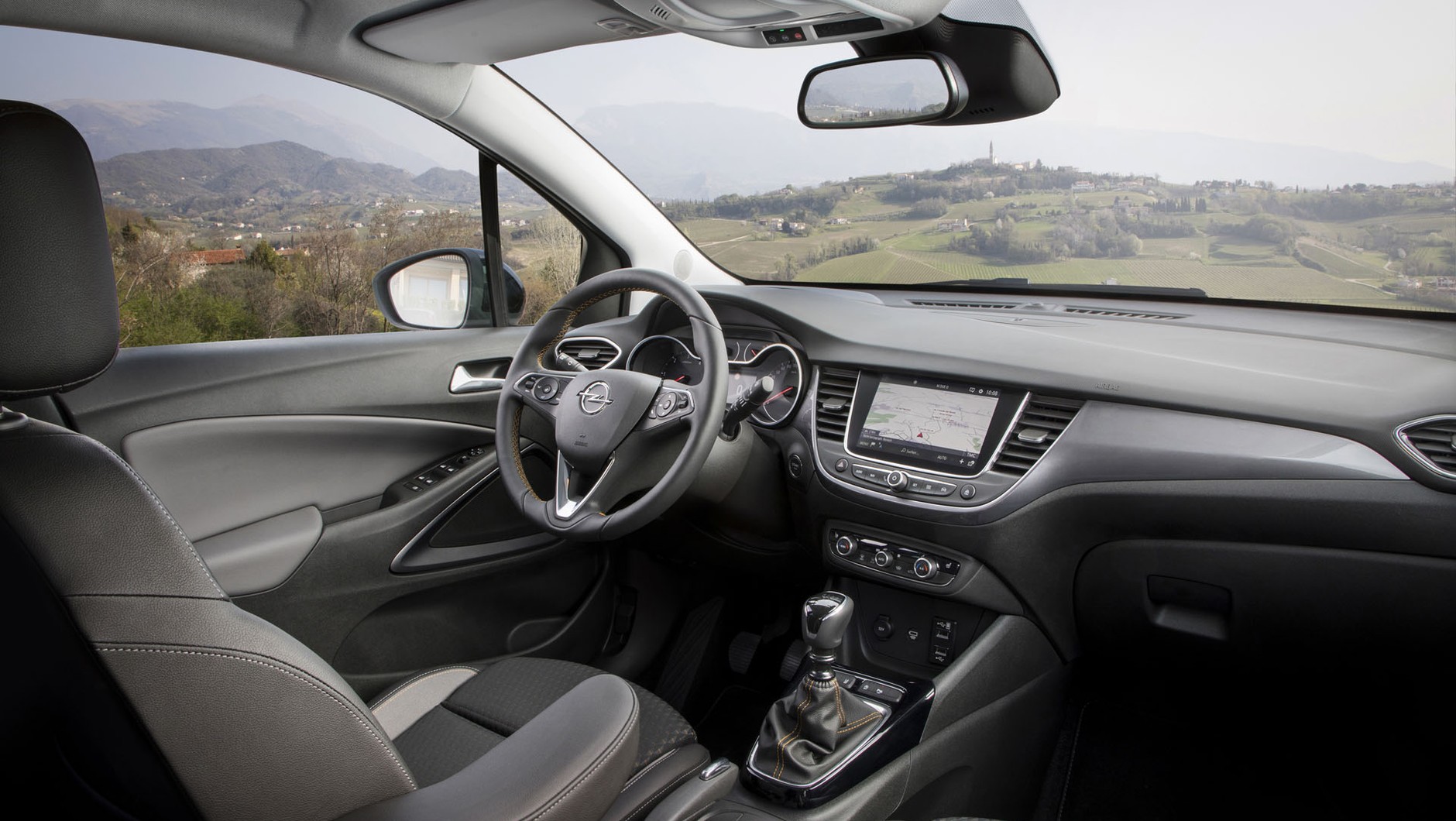 Opel Crossland X 1.2 – wypełnia cenną niszę