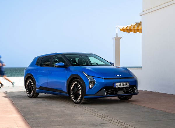 Motoryzacja zatacza koło: EV4 – nowy elektryk marki Kia – nie jest SUV-em i jest z tego dumny