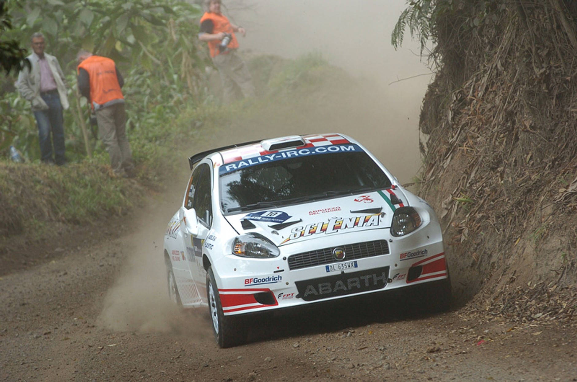 IRC – SATA Rally Acores: Kris Meeke i Peugeot 207 S2000 (fotogaleria)