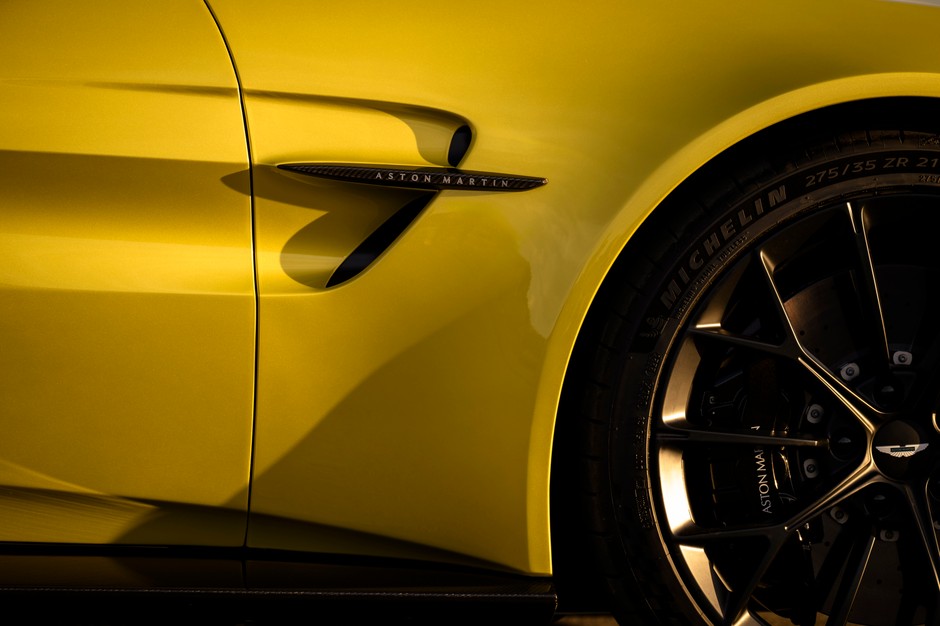 Aston Martin Vantage 2024
