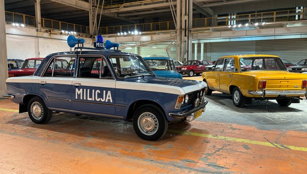 Wystawa w dawnej fabryce FSO