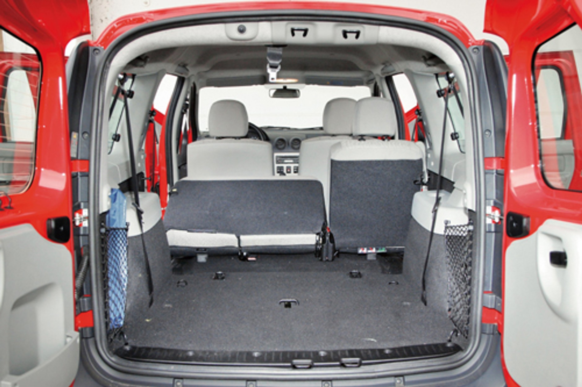 Renault Kangoo kontra Dacia Logan MCV - Prostota jest piękna!