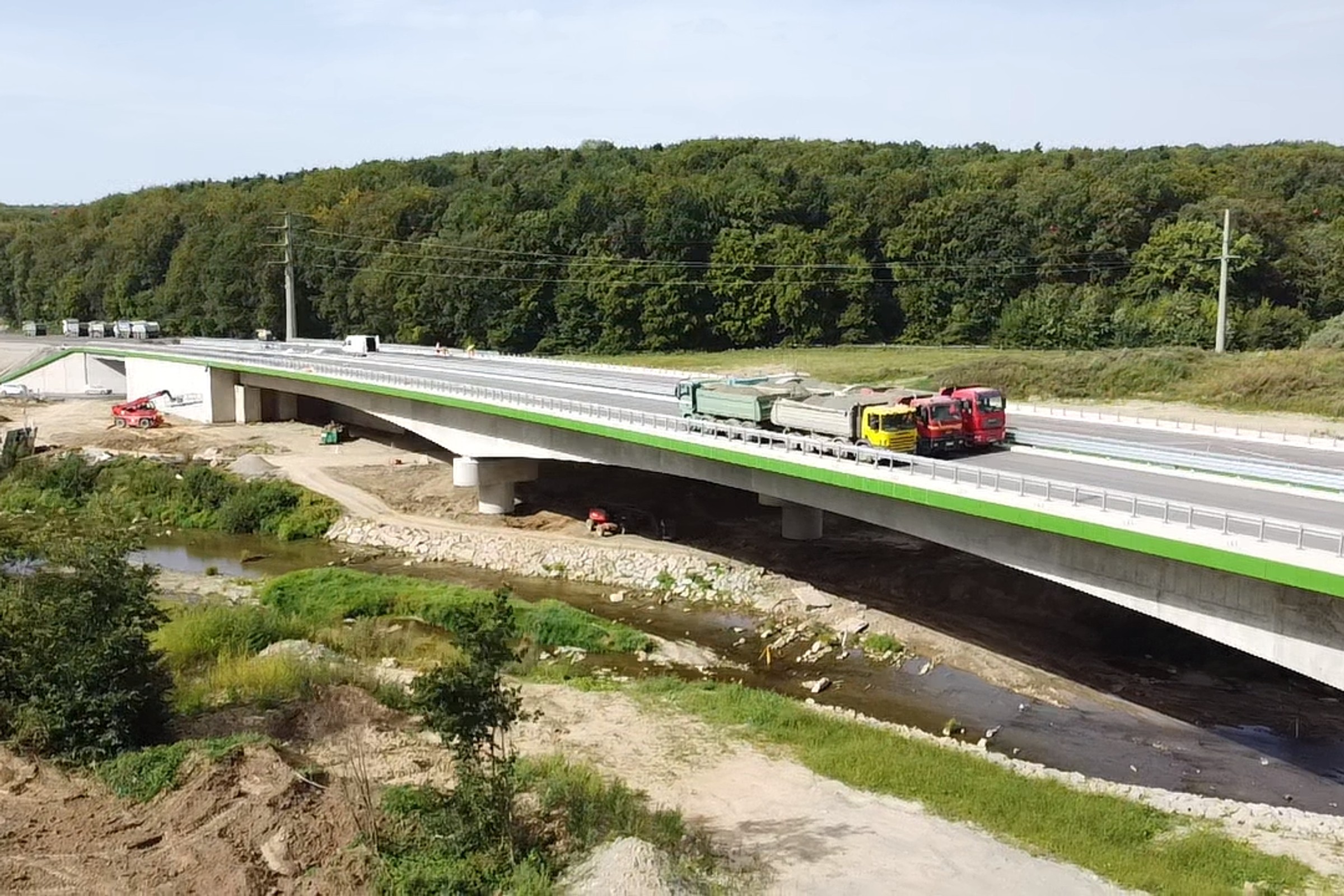 To była ekstremalna próba. Trasą S19 przejechały ciężarówki o masie ponad 600 ton