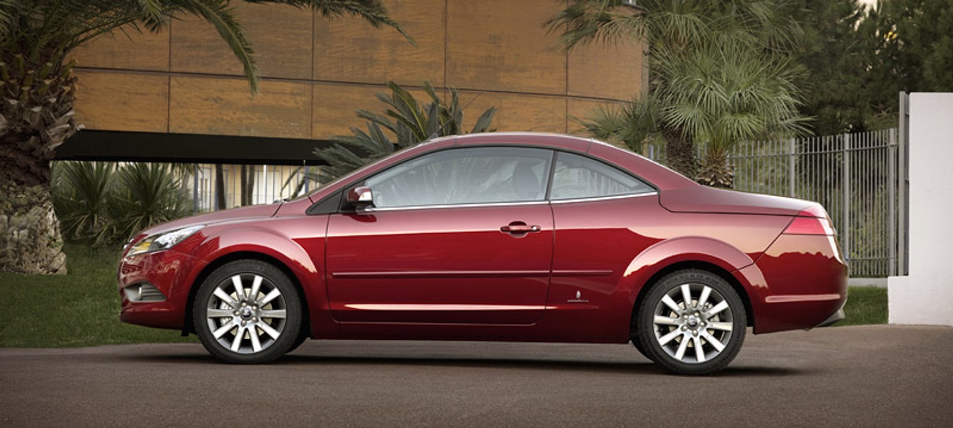 Genewa 2008: Ford Focus CC: ostatni członek rodziny otrzymał nową twarz