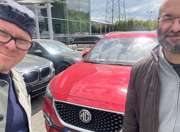 Pojechaliśmy do komisu po chińskiego SUV-a. Miał być idealny. Wyciągnęliśmy miernik