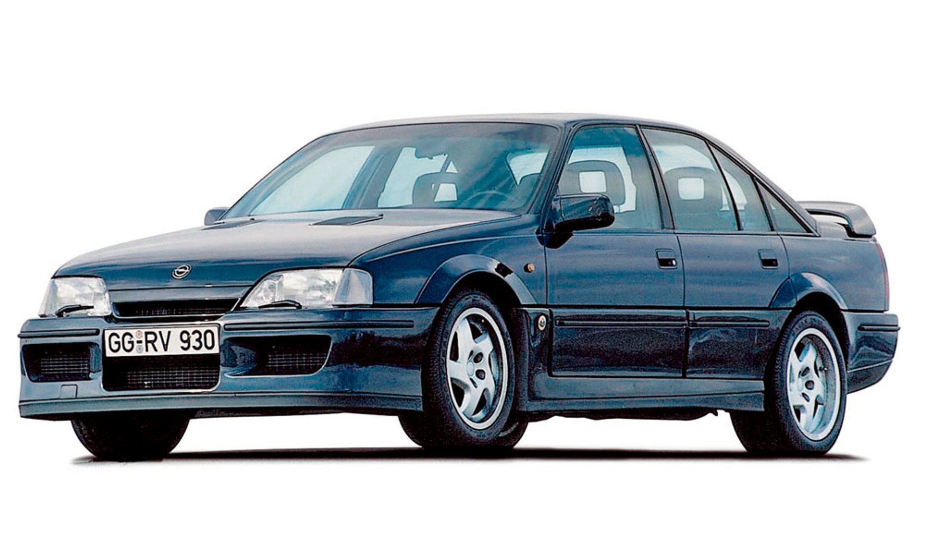 W 1989 roku sensację wzbudził Lotus Omega (3.6 R6 Biturbo 24V o mocy 360 KM) – najszybszy Opel wszechczasów, rozpędzający się do 283 km/h.