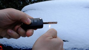 Tak nie rób! Zimowe triki, o których powinieneś zapomnieć