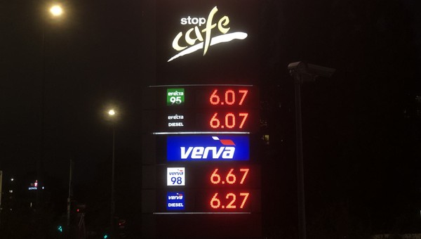 Koniec cudu na stacjach Orlenu. Na pylonach szóstka z przodu. Ceny paliw rosną z dnia na dzień