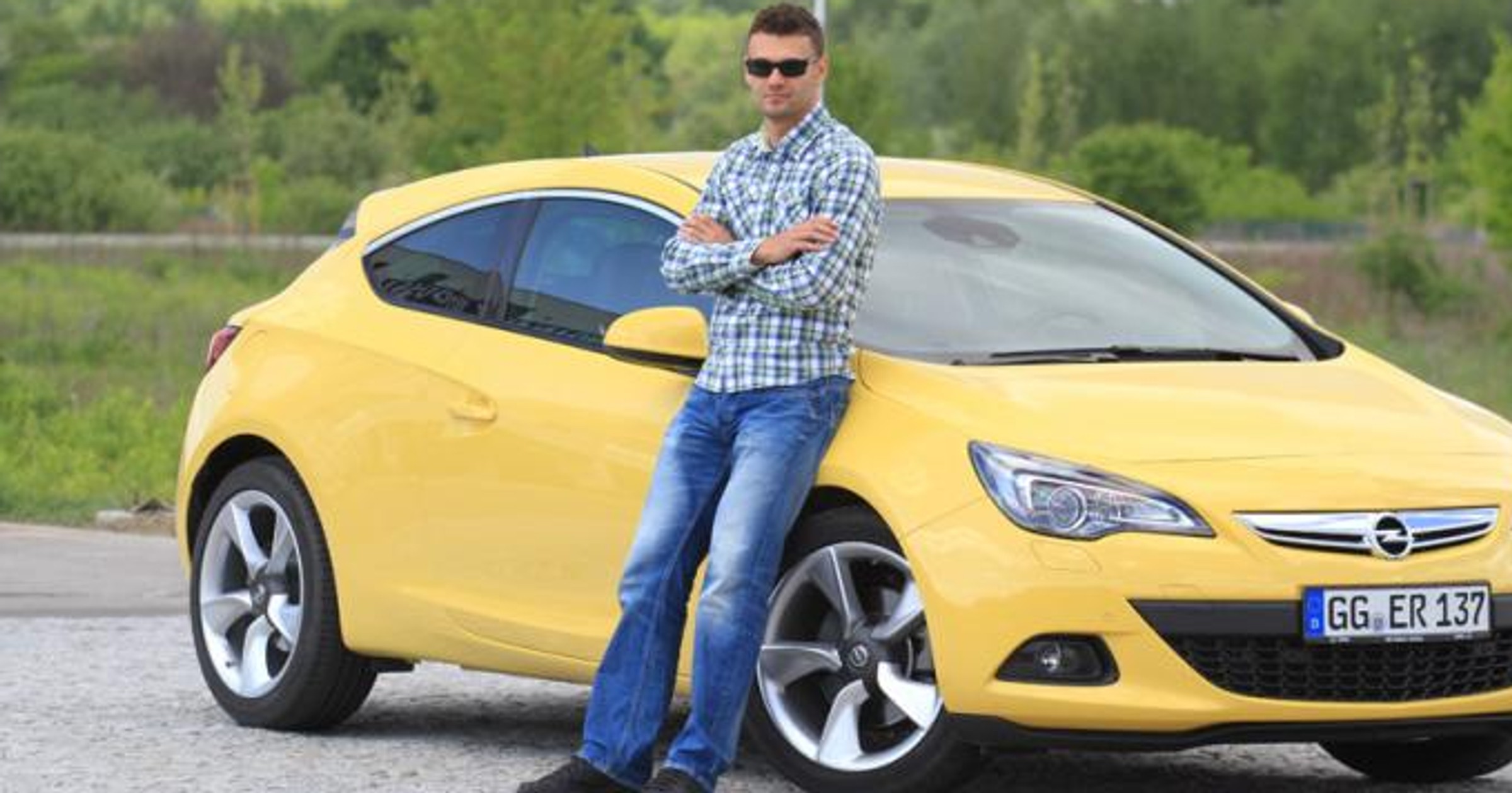 Maciek testuje Astrę GTC: w poszukiwaniu wrażeń