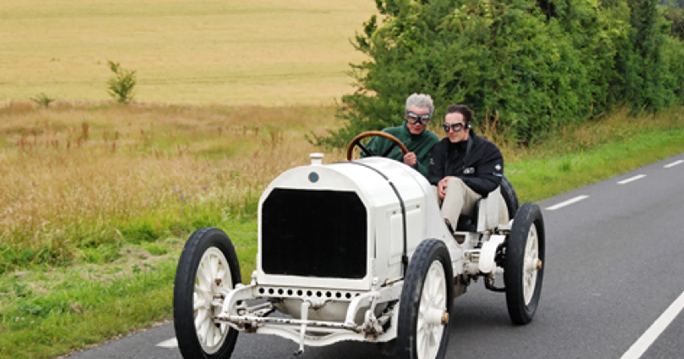 Mercedes 140 hp - Podróż w przeszłość