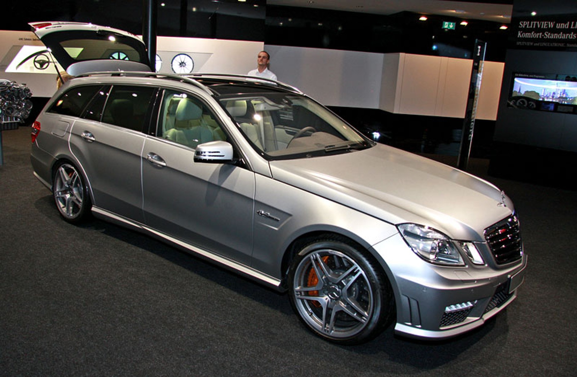 IAA Frankfurt 2009: Mercedes-Benz E 63 AMG T – pierwsze wrażenia, fotogaleria