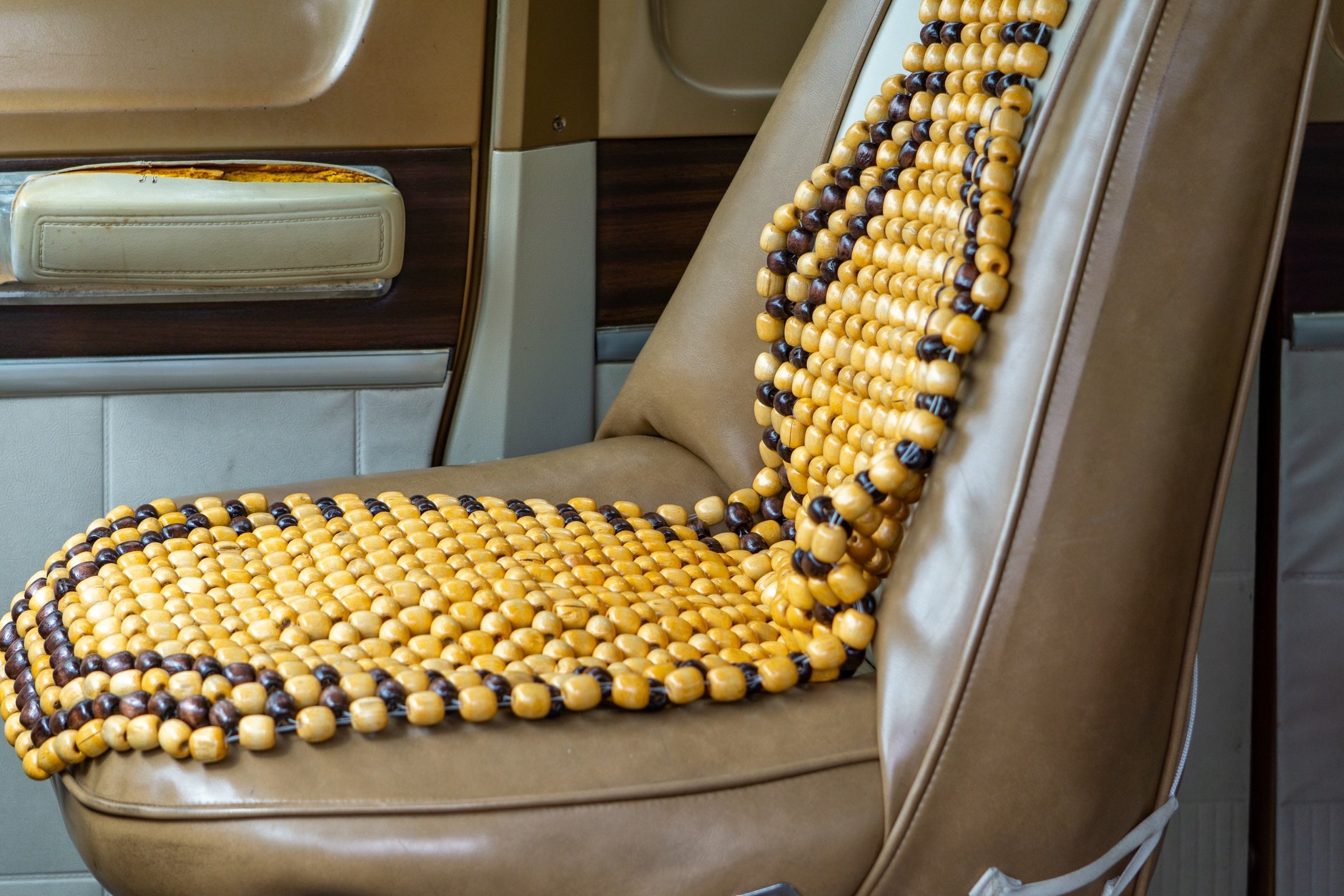 Koraliki na fotelach