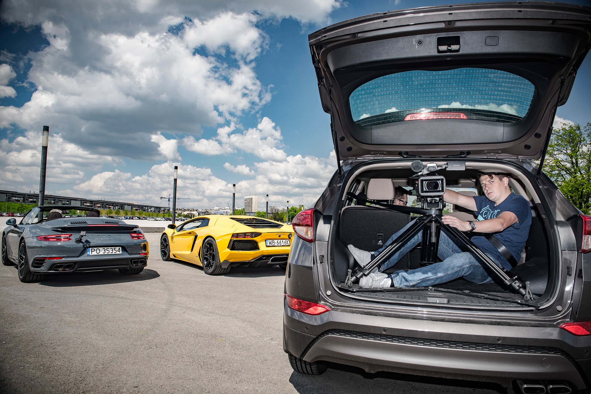 Lamborghini Aventador Coupe vs. Porsche 911 Tubo Cabrio