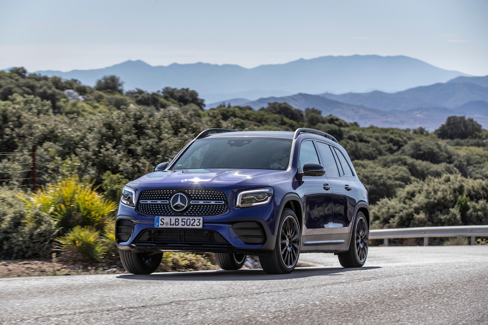 Mercedes GLB – kompaktowy SUV dla 7 osób