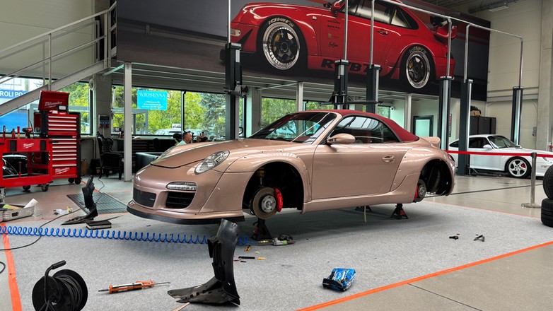 Otwarcie nowej siedziby 911 Garage i budowa kolejnego RWB