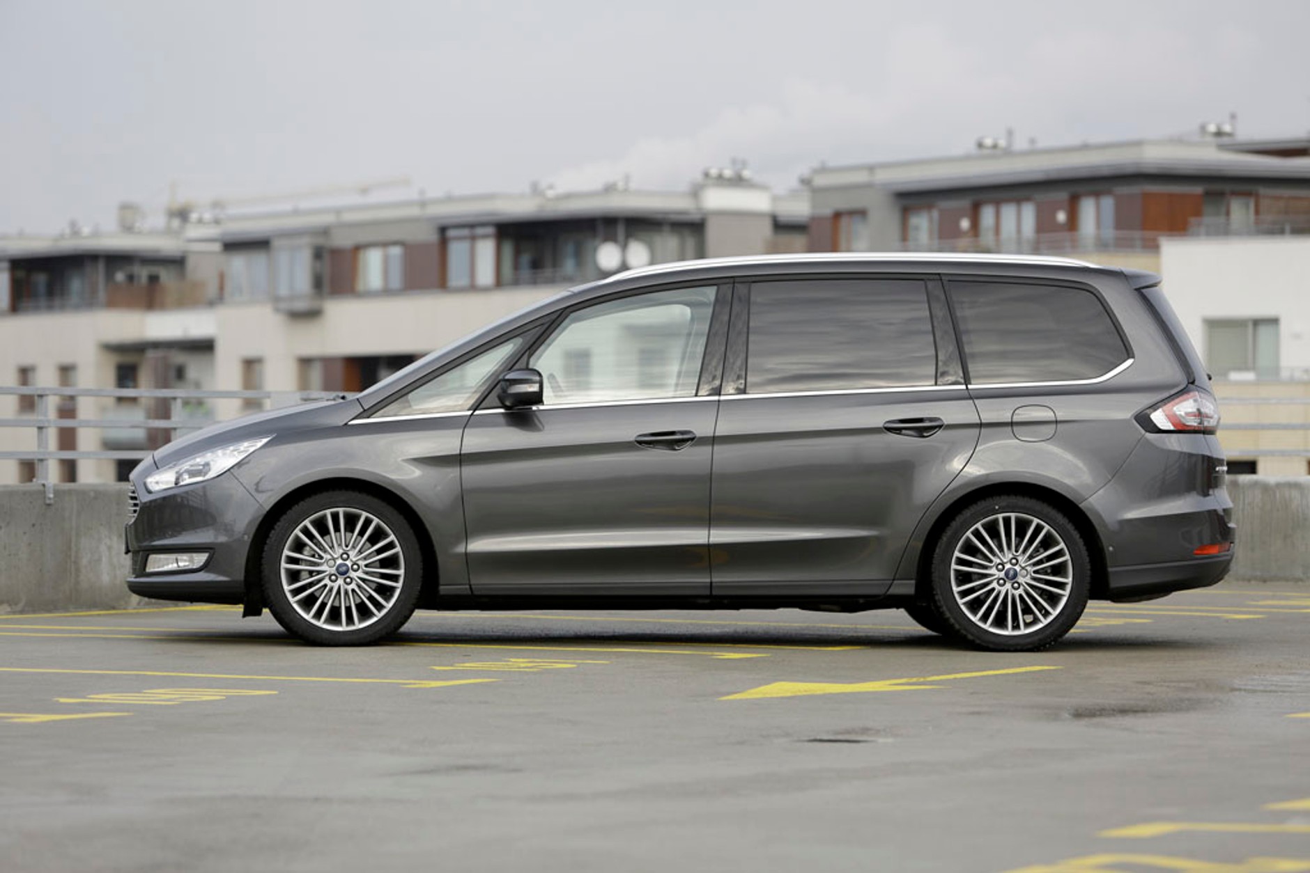 Obszerny i z napędem 4x4 - test Forda Galaxy 2.0 TDCi