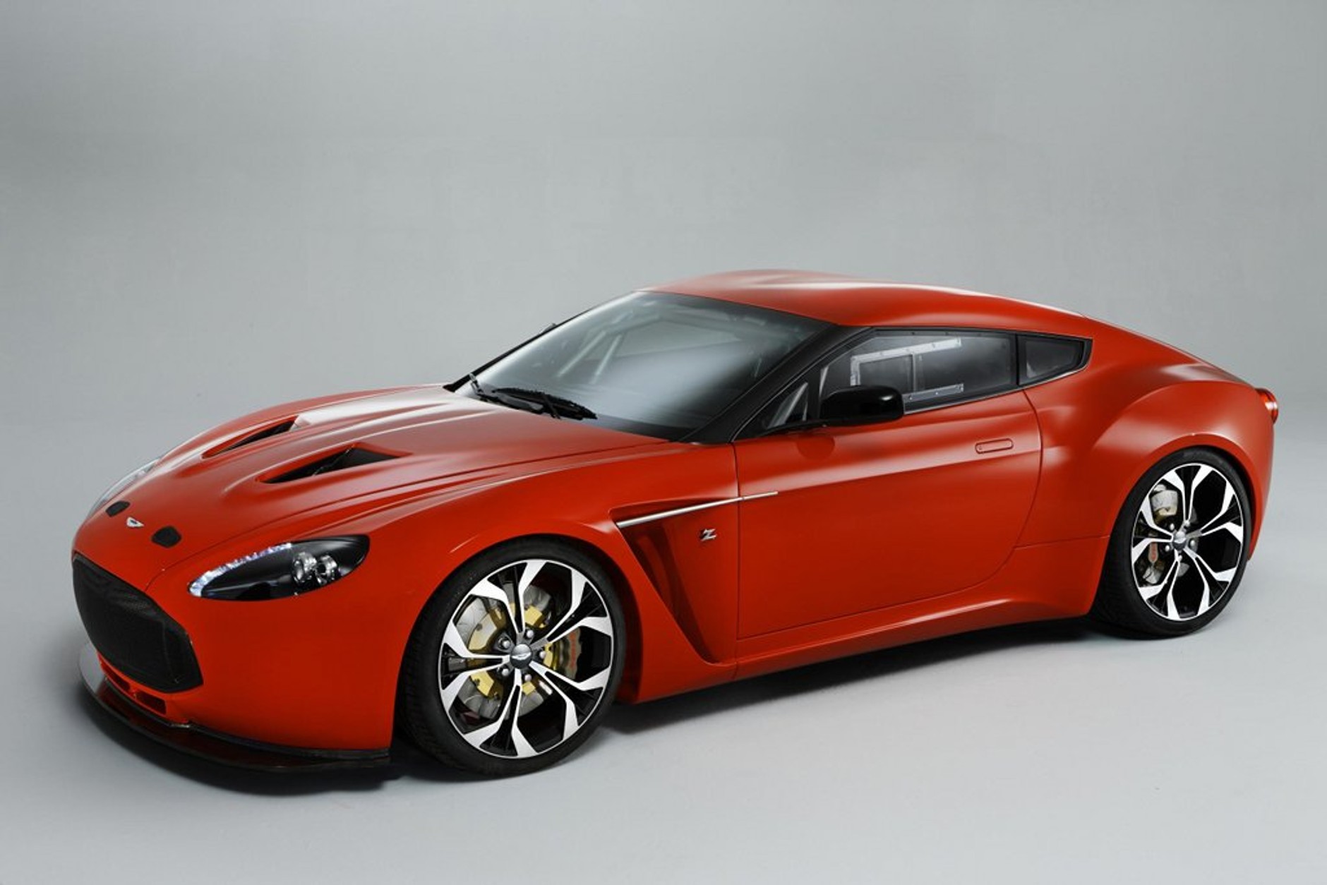Aston Martin V12 Zagato trafi do produkcji