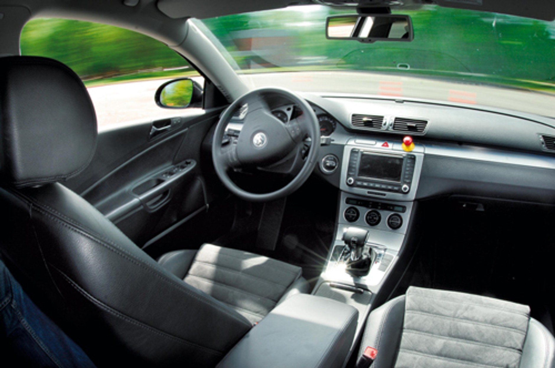 Samochód zna drogę