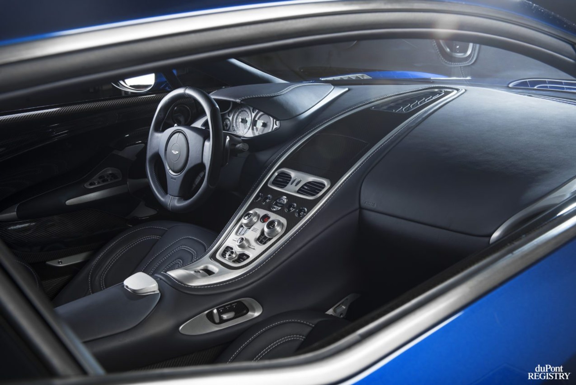 Hipnotyzujący Aston Martin One-77 na sprzedaż