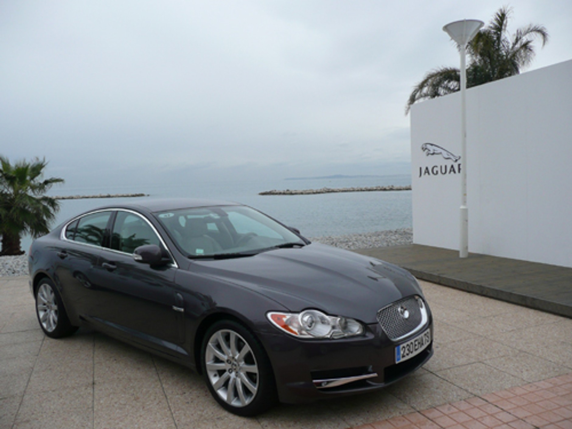 Jaguar XF 4.2 V8 Supercharged - Wybuchowa Mieszanka