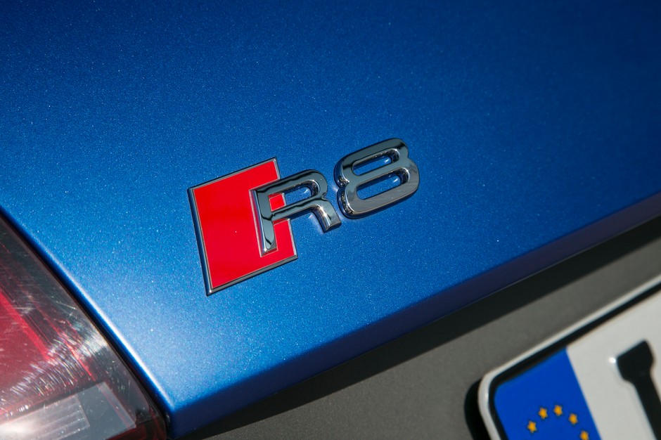 Jak jeździ nowe Audi R8?