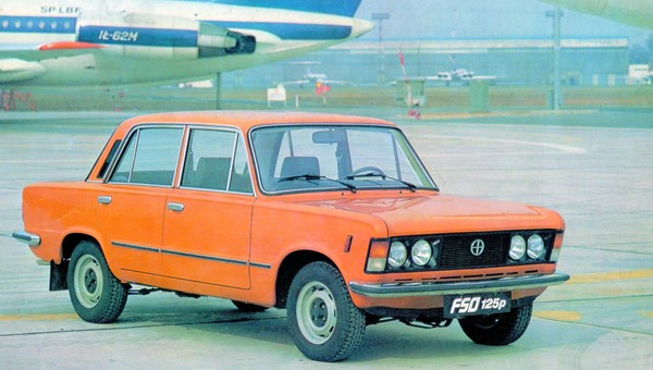 Auta z czasów schyłokowego PRL-u były fatalnej jakości. Tak złej, że nawet na oficjalnych zdjęciach reklamowych widać było krzywo spasowane blachy. Jeździły często jeszcze gorzej, niż wyglądały. 