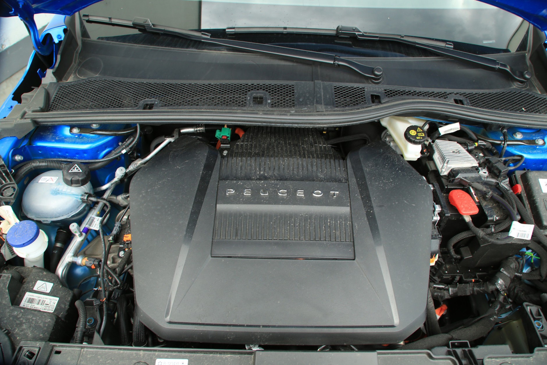 Peugeot e-208 GT
