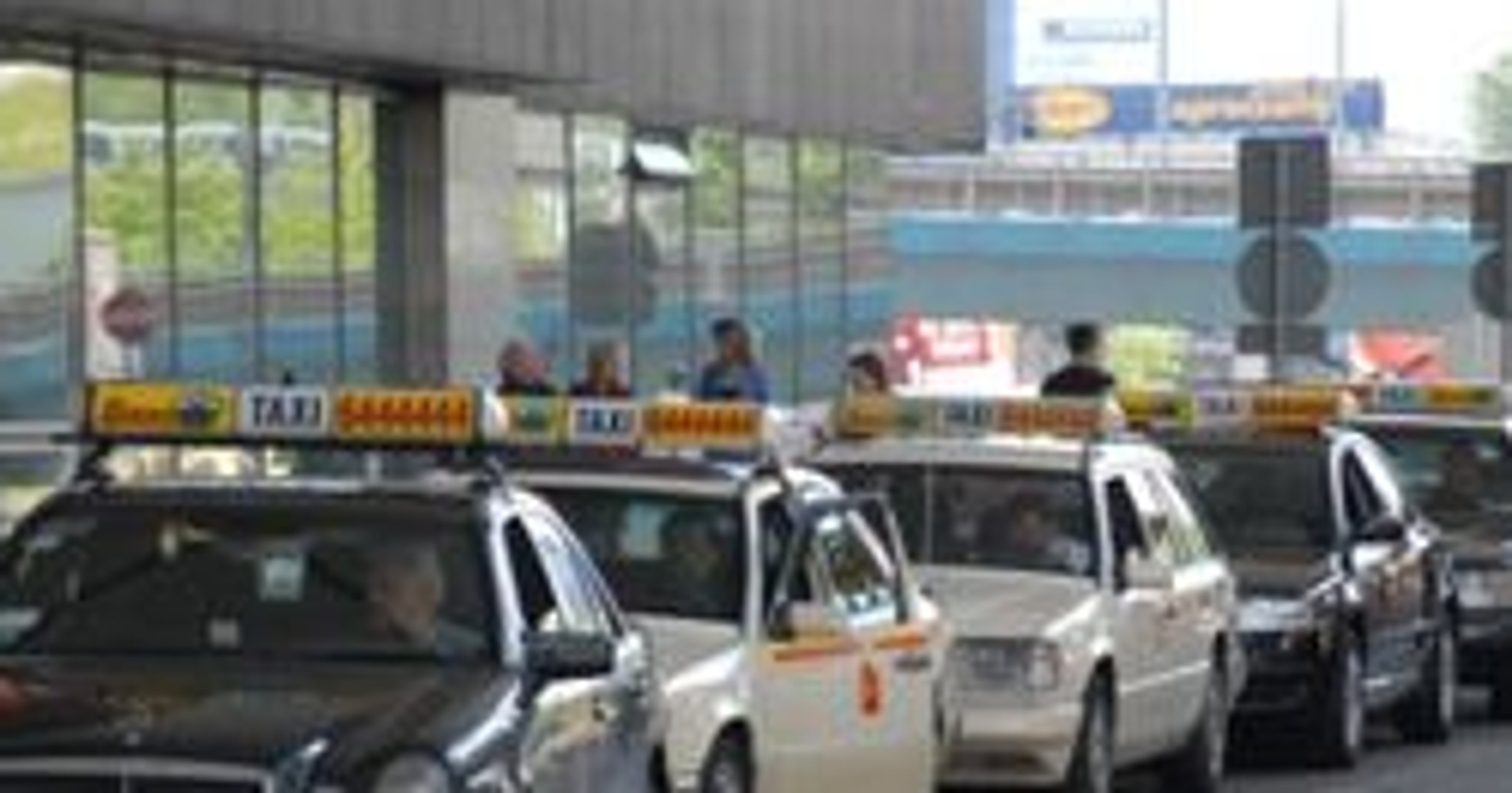 Warszawa: taksówkarze korzystają z nawigacji satelitarnej
