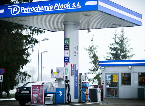Dwie stacje retro Orlenu już działają. Petrochemia Płock i CPN na zdjęciach